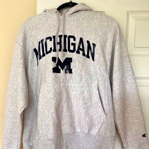 Champion Reverse weave Hoodie!